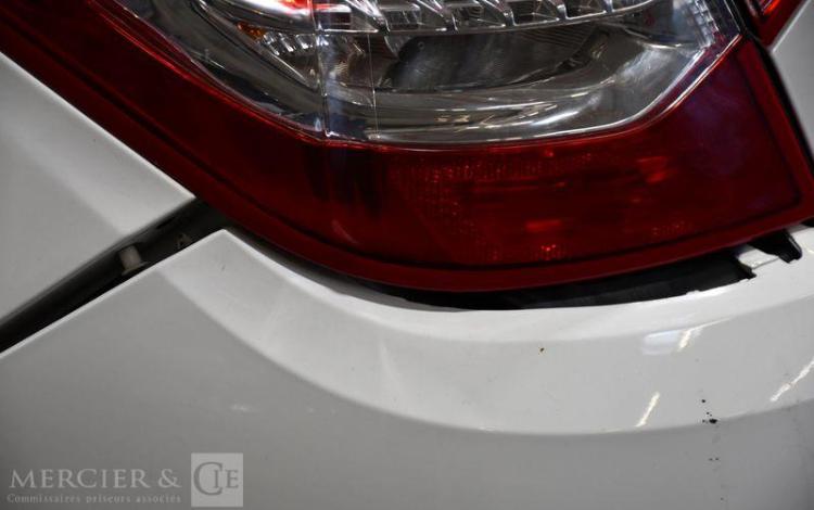 CITROEN C4 1,6 HDI 90CH ATTRACTION BLANC DK-322-SA