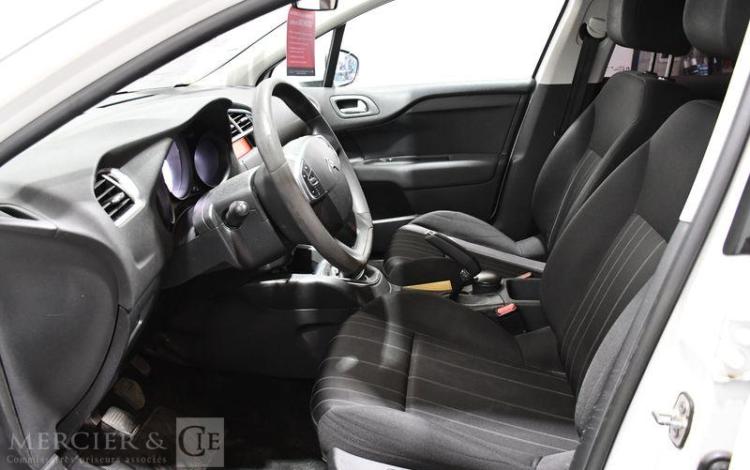 CITROEN C4 1,6 HDI 90CH ATTRACTION BLANC DK-322-SA