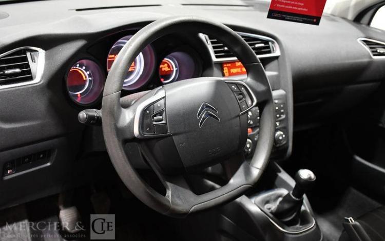 CITROEN C4 1,6 HDI 90CH ATTRACTION BLANC DK-322-SA
