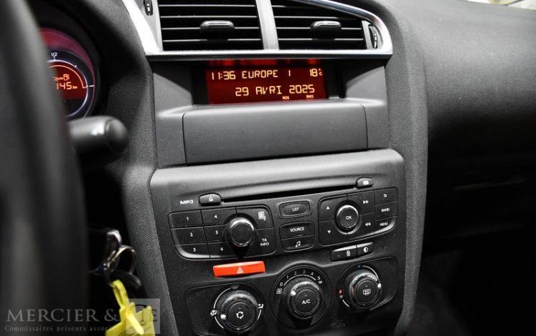 CITROEN C4 1,6 HDI 90CH ATTRACTION BLANC DK-322-SA