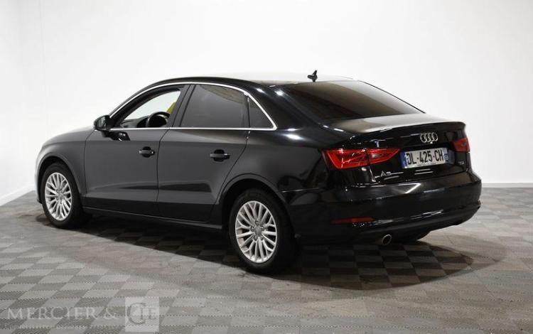 AUDI A3 1,6 TDI 110 AMBIENTE NOIR DL-425-CH