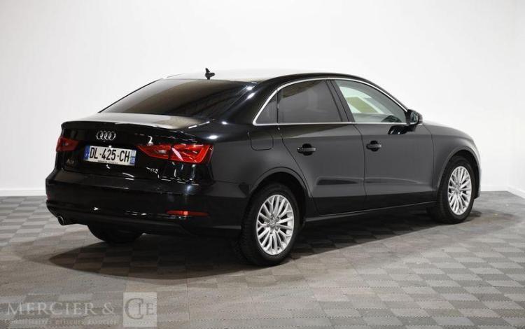 AUDI A3 1,6 TDI 110 AMBIENTE NOIR DL-425-CH
