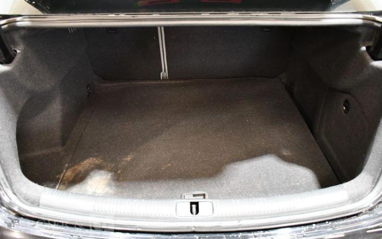 AUDI A3 1,6 TDI 110 AMBIENTE NOIR DL-425-CH