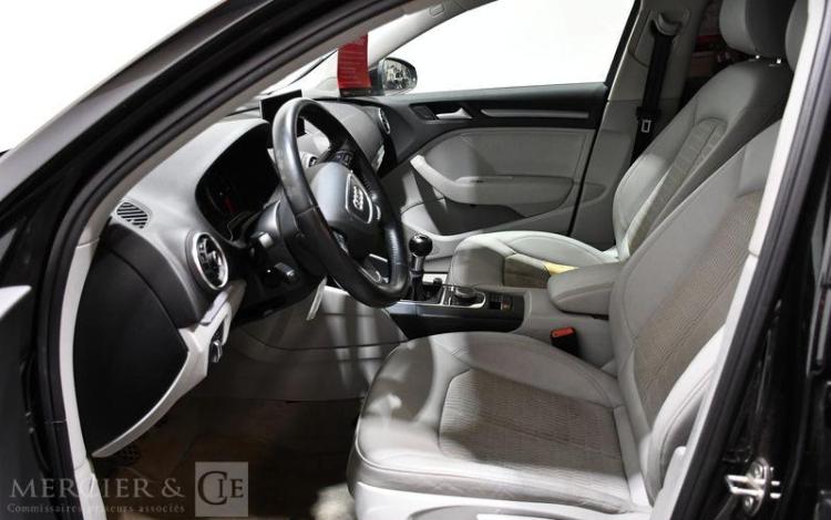 AUDI A3 1,6 TDI 110 AMBIENTE NOIR DL-425-CH