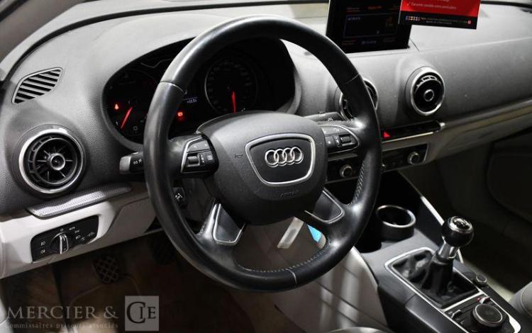 AUDI A3 1,6 TDI 110 AMBIENTE NOIR DL-425-CH
