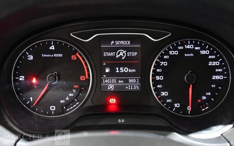 AUDI A3 1,6 TDI 110 AMBIENTE NOIR DL-425-CH