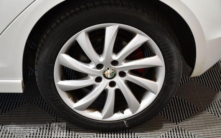 ALFA ROMEO GIULIETTA 1,6 JTDM 105 DISTINCTIVE START/STOP BLANC DR-678-ES