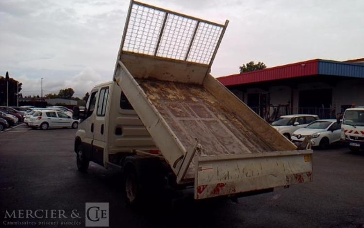 IVECO 35-130 BENNE DOUBLE CABINE BLANC DT-450-NR