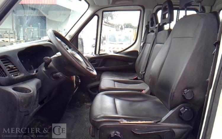 IVECO 35-130 BENNE DOUBLE CABINE BLANC DT-450-NR