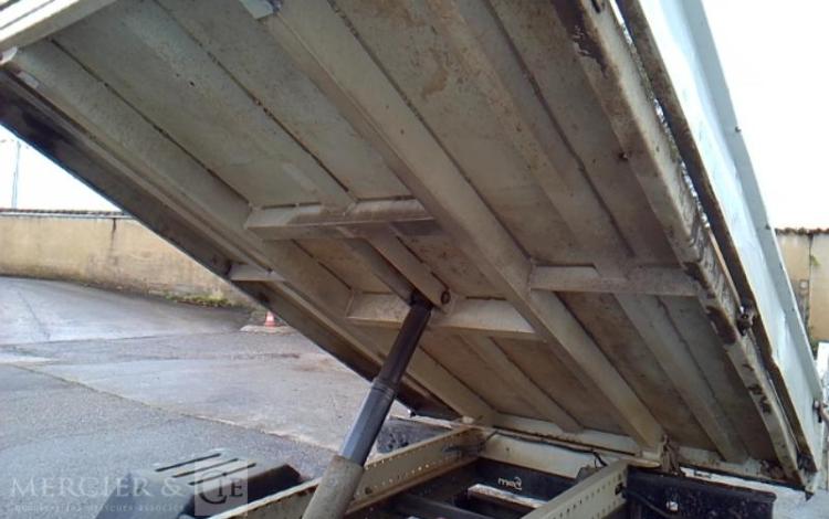 IVECO 35-130 BENNE DOUBLE CABINE BLANC DT-450-NR