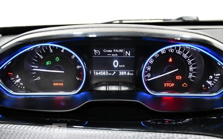 PEUGEOT 2008 1,2 PURE TECH 80 ALLURE S&S ETG BVA NOIR DV-655-WC