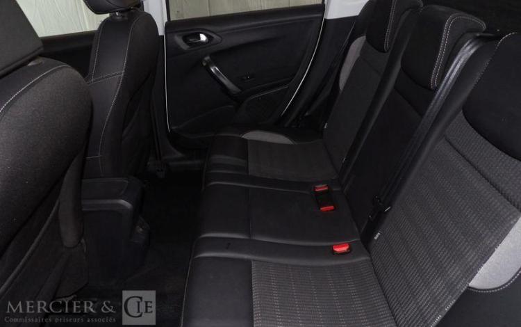 PEUGEOT 2008 1,2 PURETECH 110CH ALLURE S&S BLANC DY-404-HS