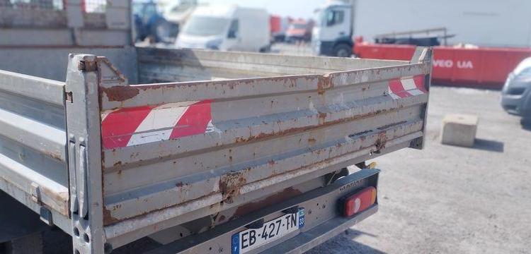 RENAULT MASTER 3 PHASE 2 PROPULSION 2,3 DCI 16V ENERGY 135 CV BENNE AVEC COFFRE ACIER ROUGE EB-427-TN