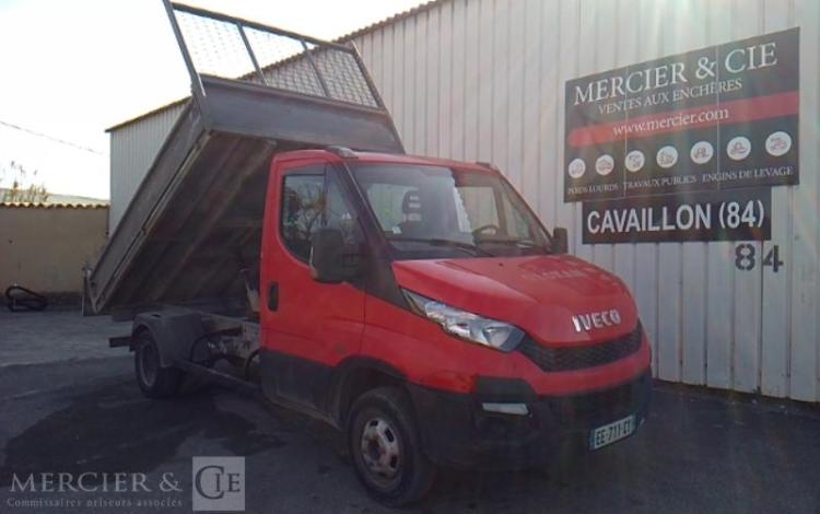 IVECO 35-130 BENNE SIMPLE CABINE ROUGE EE-711-CY