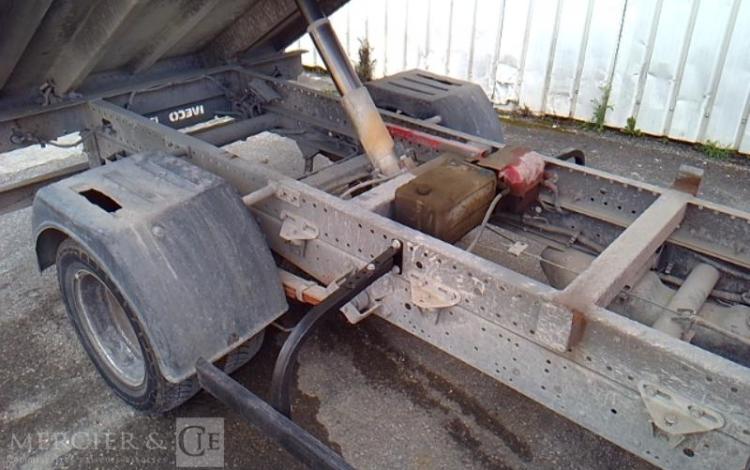 IVECO 35-130 BENNE SIMPLE CABINE ROUGE EE-711-CY