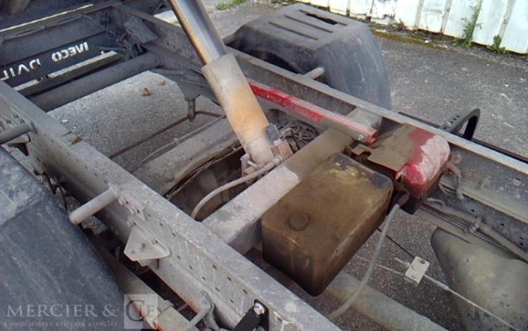 IVECO 35-130 BENNE SIMPLE CABINE ROUGE EE-711-CY