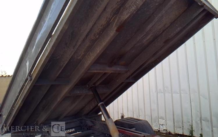 IVECO 35-130 BENNE SIMPLE CABINE ROUGE EE-711-CY