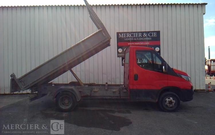 IVECO 35-130 BENNE SIMPLE CABINE ROUGE EE-711-CY