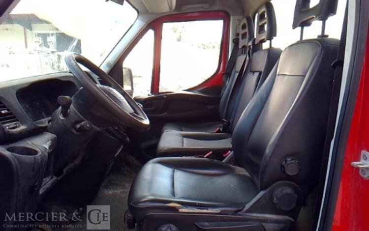 IVECO 35-130 BENNE SIMPLE CABINE ROUGE EE-711-CY