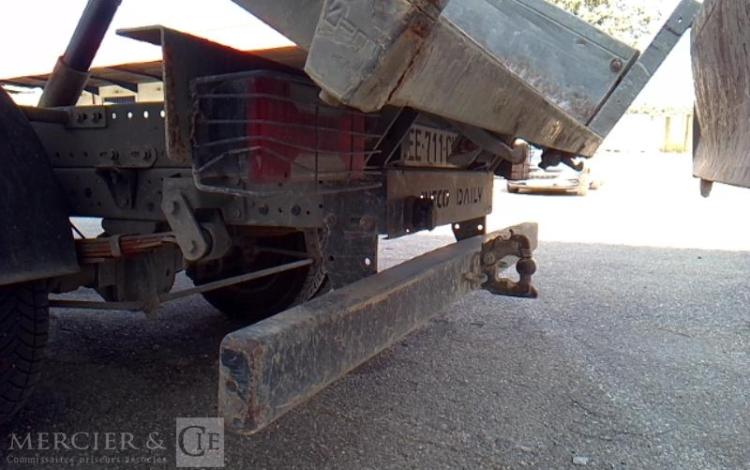IVECO 35-130 BENNE SIMPLE CABINE ROUGE EE-711-CY