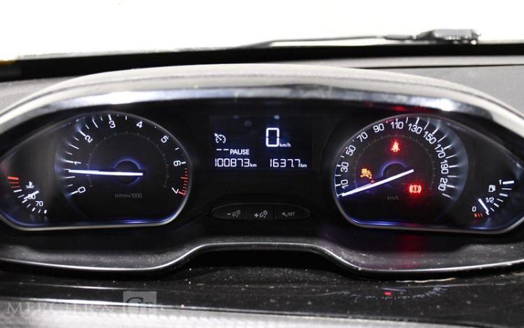PEUGEOT 208 1,2 PURETECH 82CH STYLE BLANC EG-598-AH