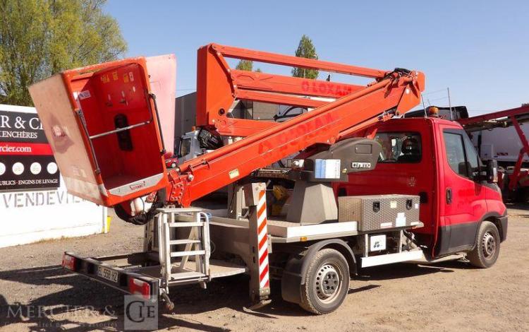 IVECO 35S12 AVEC NACELLE COMET ESK18/2/7,5HQ – DIESEL – 1182 HEURES – 14260 KMS ROUGE EL-558-HZ
