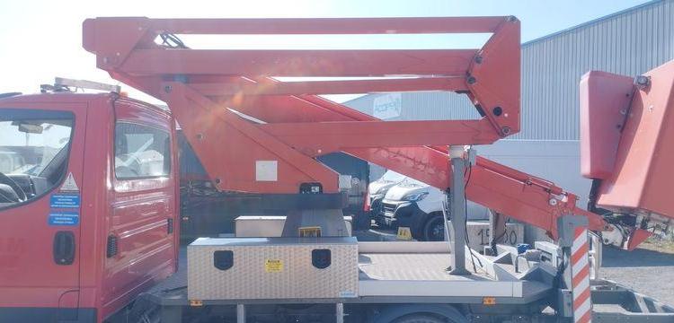 IVECO 35S12 AVEC NACELLE COMET ESK18/2/7,5HQ – DIESEL – 1182 HEURES – 14260 KMS ROUGE EL-558-HZ