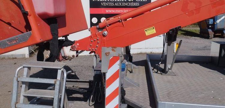 IVECO 35S12 AVEC NACELLE COMET ESK18/2/7,5HQ – DIESEL – 1182 HEURES – 14260 KMS ROUGE EL-558-HZ