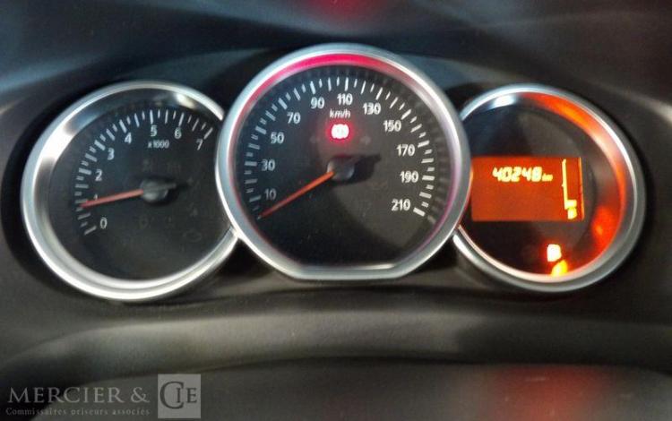 DACIA SANDERO 0,9 TCE 90CH STEPWAY ROUGE EM-008-JL