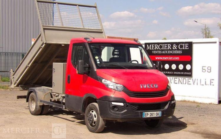 IVECO 35C12 BENNE AVEC COFFRE ACIER DIESEL – 185605 KMS – ANNEE 2017 ROUGE EP-261-SK