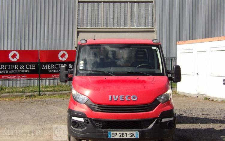 IVECO 35C12 BENNE AVEC COFFRE ACIER DIESEL – 185605 KMS – ANNEE 2017 ROUGE EP-261-SK
