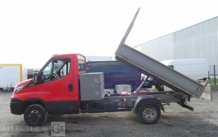 IVECO 35C12 BENNE AVEC COFFRE ACIER DIESEL – 185605 KMS – ANNEE 2017 ROUGE EP-261-SK