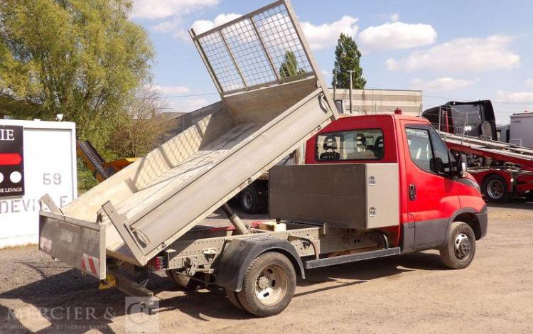 IVECO 35C12 BENNE AVEC COFFRE ACIER DIESEL – 185605 KMS – ANNEE 2017 ROUGE EP-261-SK