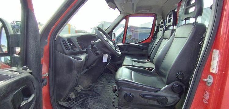 IVECO 35C12 BENNE AVEC COFFRE ACIER DIESEL – 185605 KMS – ANNEE 2017 ROUGE EP-261-SK