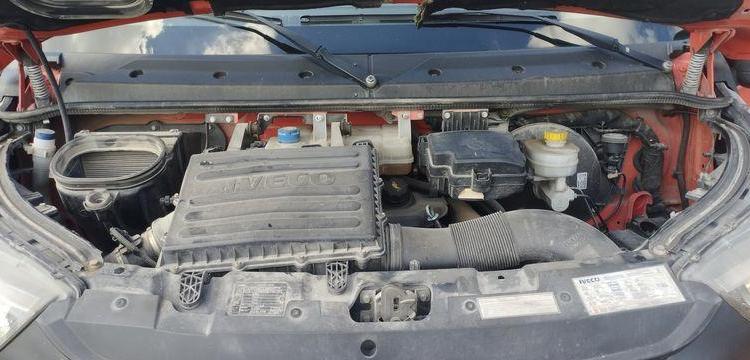 IVECO 35C12 BENNE AVEC COFFRE ACIER DIESEL – 185605 KMS – ANNEE 2017 ROUGE EP-261-SK