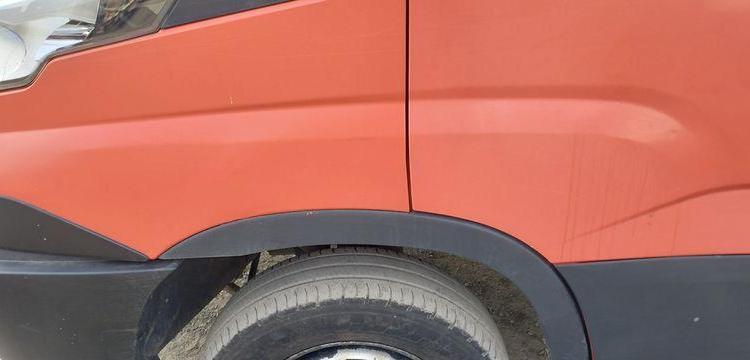 IVECO 35C12 BENNE AVEC COFFRE ACIER DIESEL – 185605 KMS – ANNEE 2017 ROUGE EP-261-SK