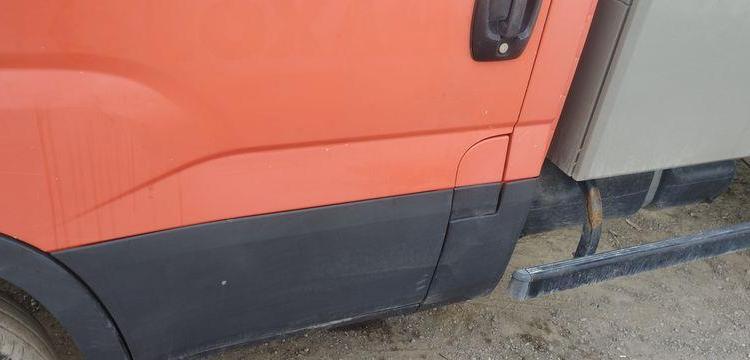 IVECO 35C12 BENNE AVEC COFFRE ACIER DIESEL – 185605 KMS – ANNEE 2017 ROUGE EP-261-SK