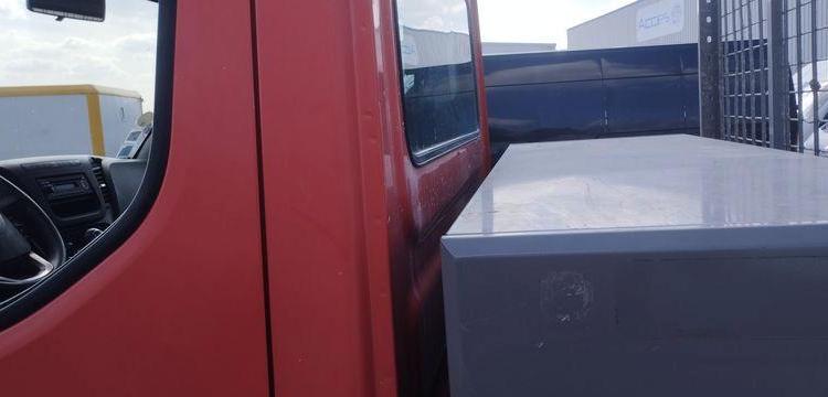 IVECO 35C12 BENNE AVEC COFFRE ACIER DIESEL – 185605 KMS – ANNEE 2017 ROUGE EP-261-SK