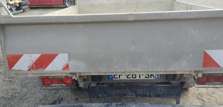 IVECO 35C12 BENNE AVEC COFFRE ACIER DIESEL – 185605 KMS – ANNEE 2017 ROUGE EP-261-SK