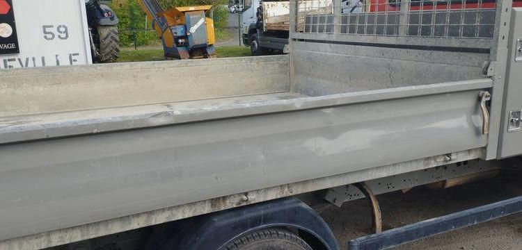 IVECO 35C12 BENNE AVEC COFFRE ACIER DIESEL – 185605 KMS – ANNEE 2017 ROUGE EP-261-SK