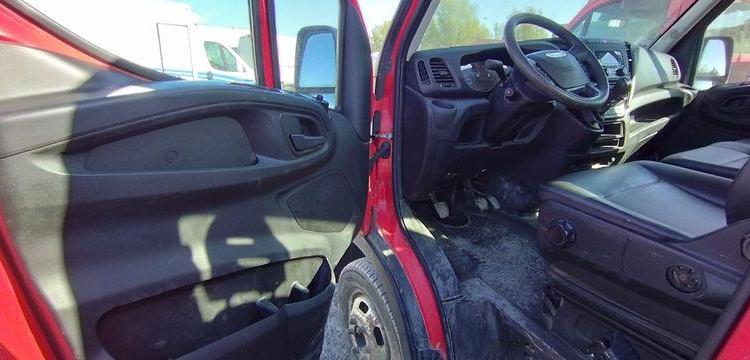 IVECO 35C12 BENNE AVEC COFFRE ACIER DIESEL – 105013 KMS – ANNEE 2017 ROUGE ER-583-XA