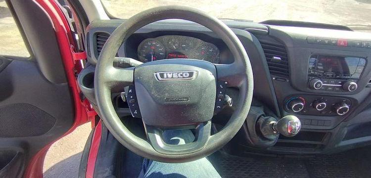 IVECO 35C12 BENNE AVEC COFFRE ACIER DIESEL – 105013 KMS – ANNEE 2017 ROUGE ER-583-XA