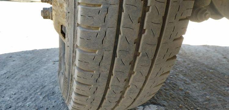 IVECO 35C12 BENNE AVEC COFFRE ACIER DIESEL – 105013 KMS – ANNEE 2017 ROUGE ER-583-XA