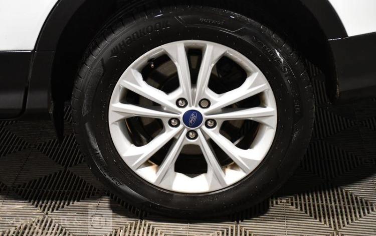 FORD KUGA 1,5 ECOBOOST 150 TITANIUM 4X2 BLANC ER-620-VZ