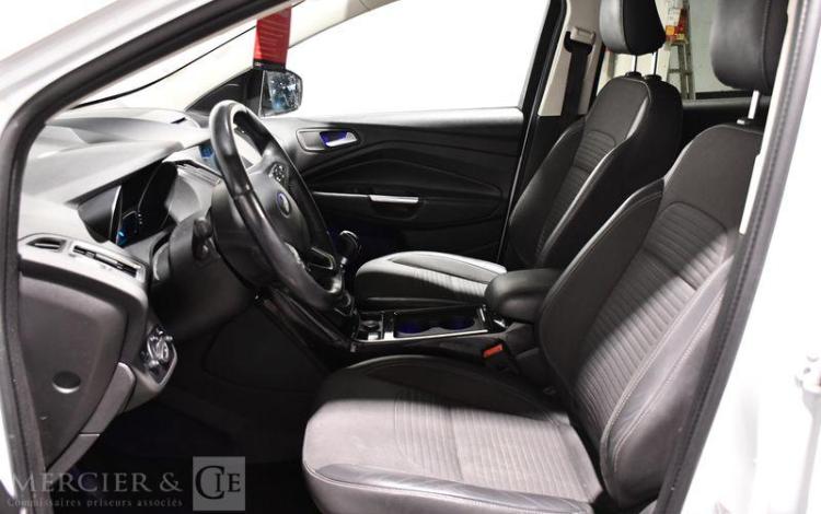 FORD KUGA 1,5 ECOBOOST 150 TITANIUM 4X2 BLANC ER-620-VZ