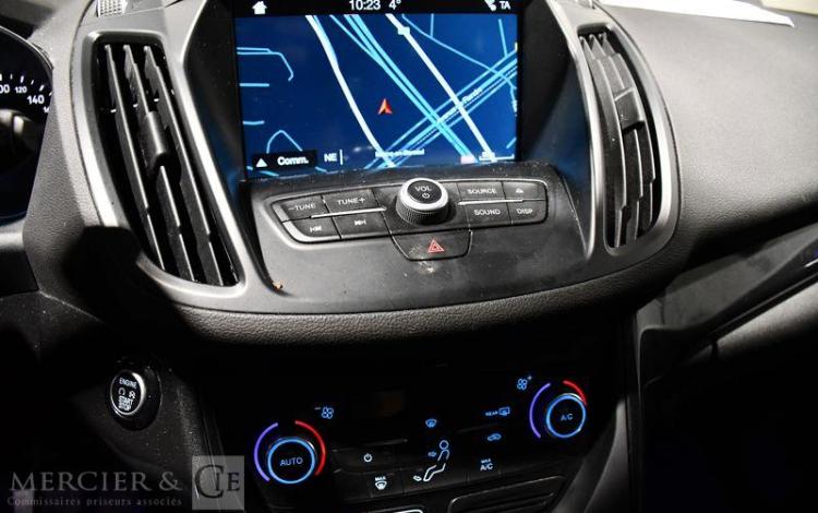 FORD KUGA 1,5 ECOBOOST 150 TITANIUM 4X2 BLANC ER-620-VZ