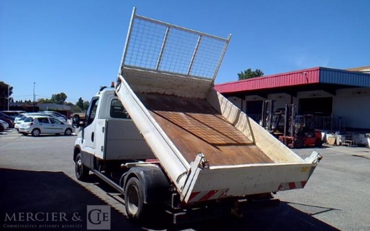 IVECO 35-120 TRI BENNE SIMPLE CABINE COFFRE BLANC ES-355-BH