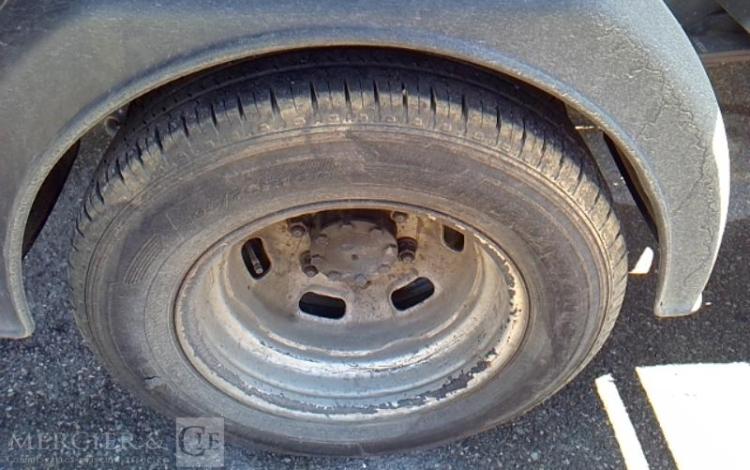 IVECO 35-120 TRI BENNE SIMPLE CABINE COFFRE BLANC ES-355-BH