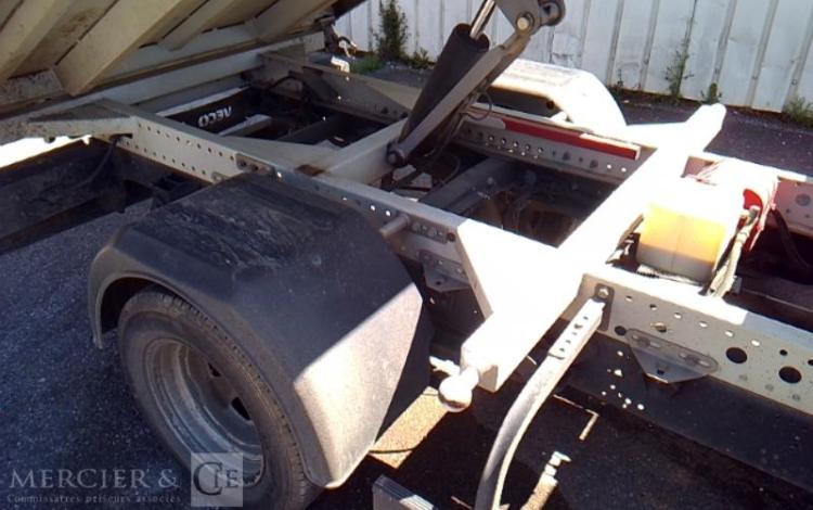 IVECO 35-120 TRI BENNE SIMPLE CABINE COFFRE BLANC ES-355-BH