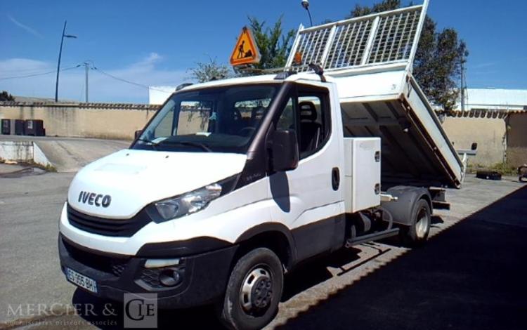 IVECO 35-120 TRI BENNE SIMPLE CABINE COFFRE BLANC ES-355-BH